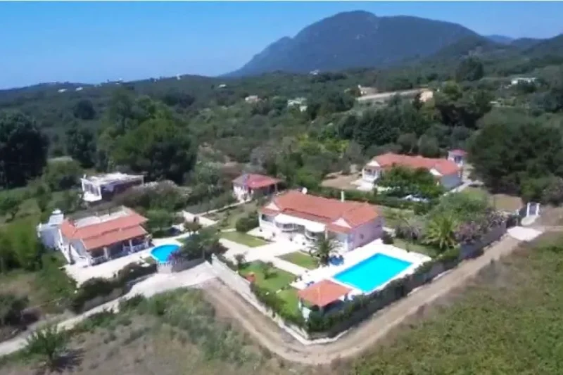 Συγκρότημα διαμερισμάτων - Βίλες - Χαλικούνα - Κέρκυρα (1)